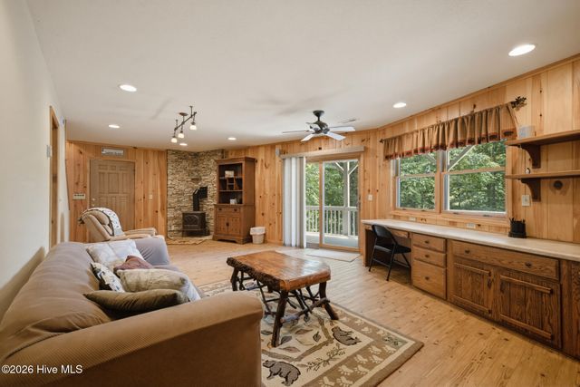 820 Chimney Ridge Drive, Topton, NC 28781