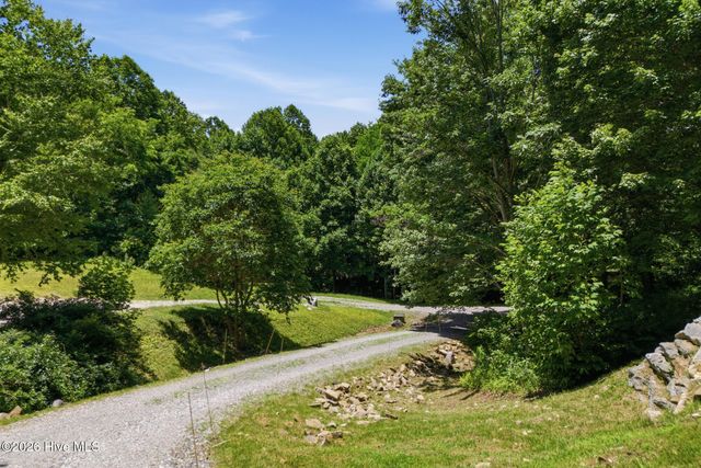 820 Chimney Ridge Drive, Topton, NC 28781