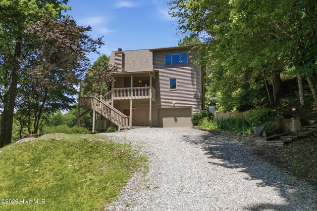 820 Chimney Ridge Drive, Topton, NC 28781