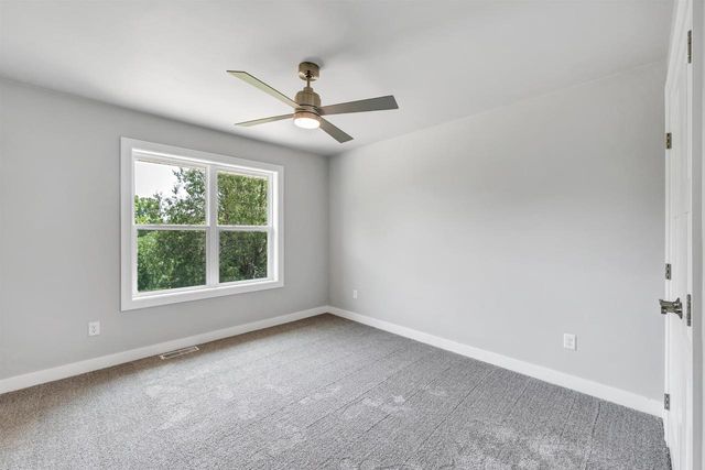 2735 HILLSDALE COURT, Green Bay, WI 54313