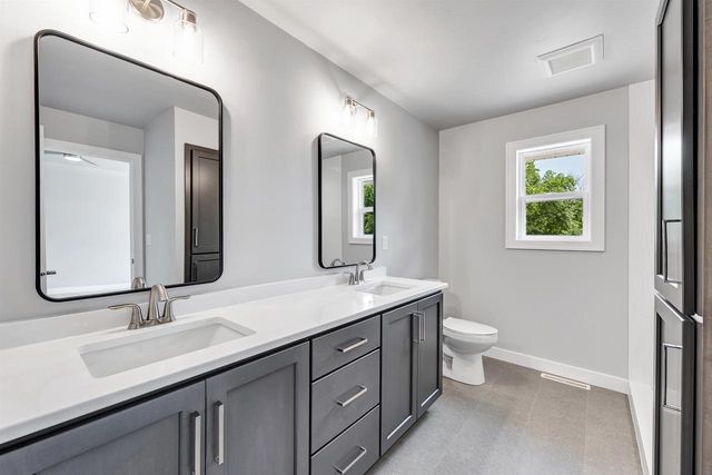 2735 HILLSDALE COURT, Green Bay, WI 54313