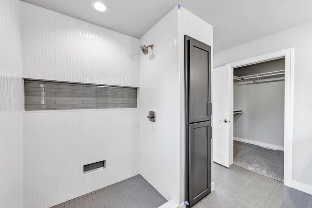 2735 HILLSDALE COURT, Green Bay, WI 54313