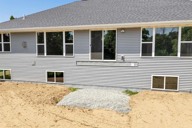 2735 HILLSDALE COURT, Green Bay, WI 54313