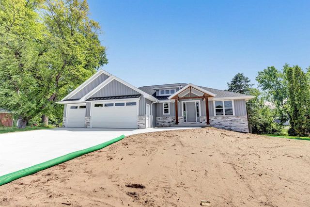 2735 HILLSDALE COURT, Green Bay, WI 54313
