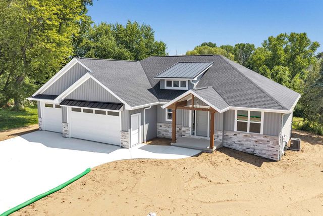 2735 HILLSDALE COURT, Green Bay, WI 54313
