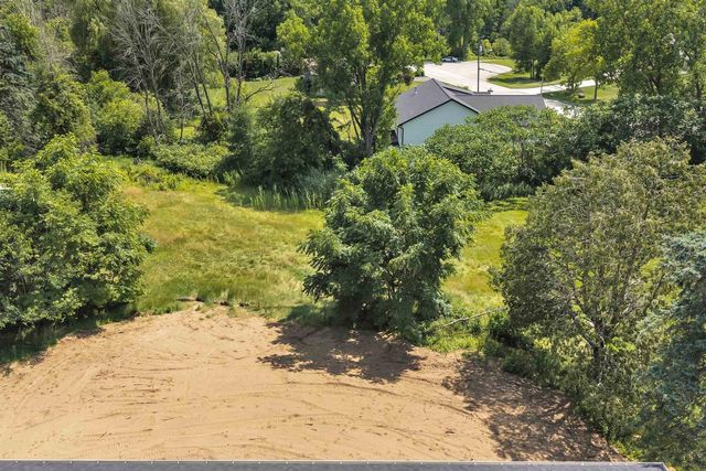 2735 HILLSDALE COURT, Green Bay, WI 54313