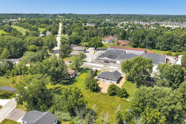 2735 HILLSDALE COURT, Green Bay, WI 54313