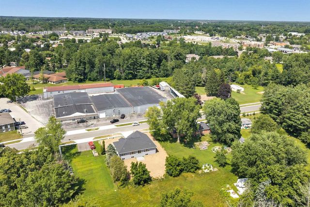 2735 HILLSDALE COURT, Green Bay, WI 54313