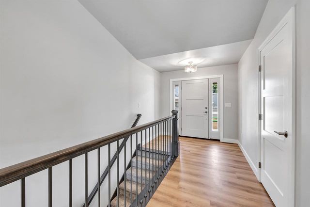 2735 HILLSDALE COURT, Green Bay, WI 54313