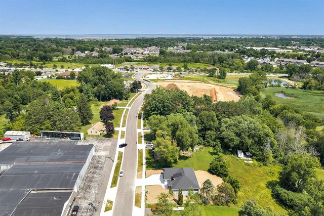 2735 HILLSDALE COURT, Green Bay, WI 54313