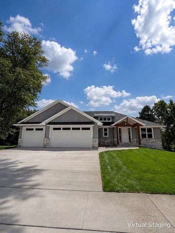 2735 HILLSDALE COURT, Green Bay, WI 54313