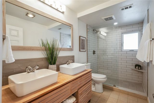 1662 Rotary, Los Angeles, CA 90026