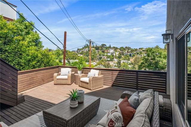1662 Rotary, Los Angeles, CA 90026