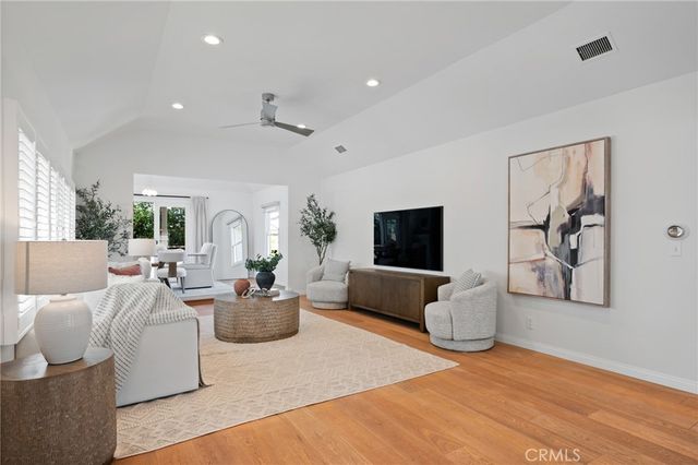 1662 Rotary, Los Angeles, CA 90026