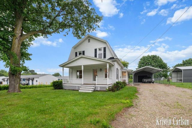 425 10 Mile Road Nw, Sparta Twp, MI 49345