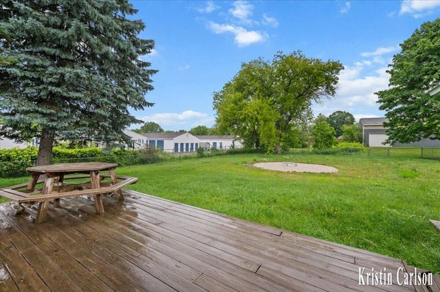 425 10 Mile Road Nw, Sparta Twp, MI 49345