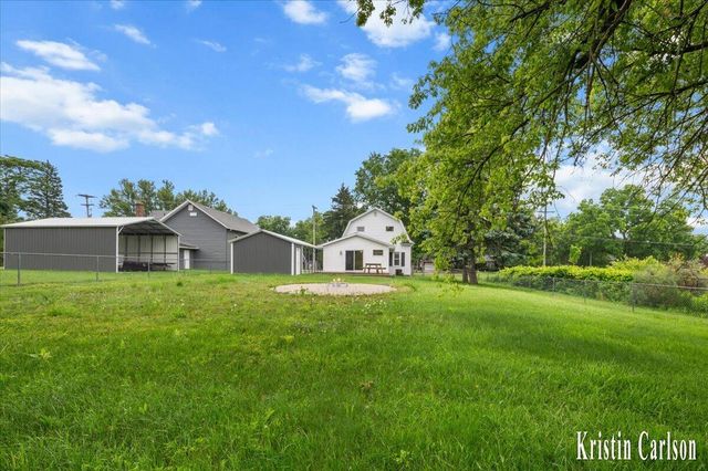 425 10 Mile Road Nw, Sparta Twp, MI 49345