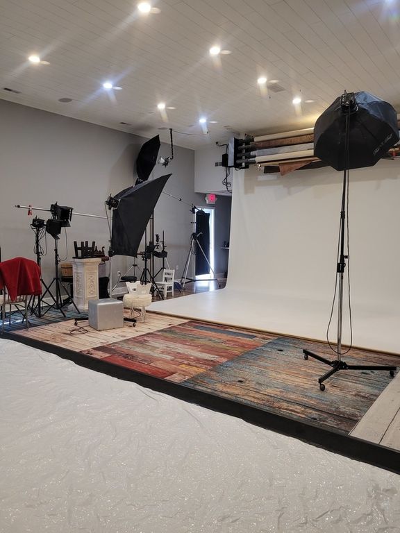 Image 15 of property listing at 329 Broadway Street, Mt Vernon, IL 62864