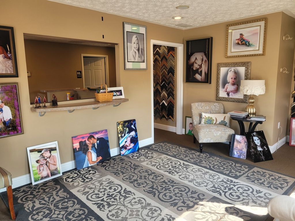 Image 6 of property listing at 329 Broadway Street, Mt Vernon, IL 62864