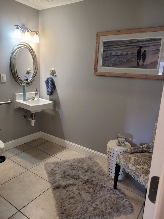 Image 10 of property listing at 329 Broadway Street, Mt Vernon, IL 62864