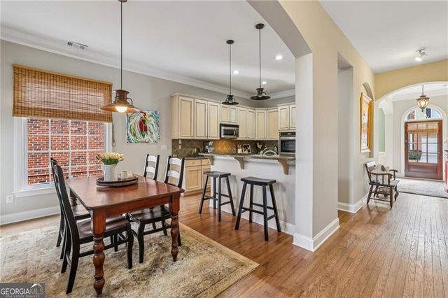 1200 Dunwoody Village Drive, Dunwoody, GA 30338