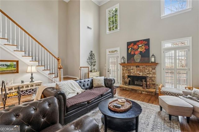 1200 Dunwoody Village Drive, Dunwoody, GA 30338