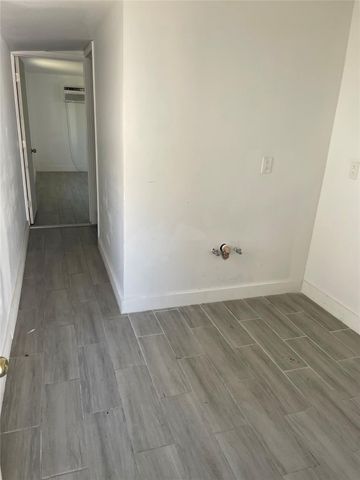 8508 SW 16th Court, Davie, FL 33324