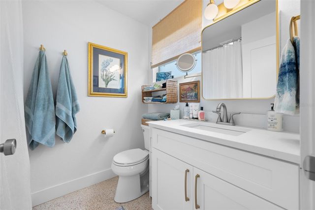 560 79TH STREET S, St Petersburg, FL 33707