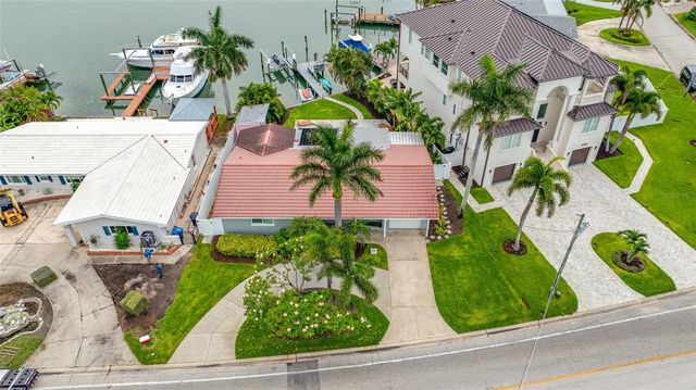 560 79TH STREET S, St Petersburg, FL 33707