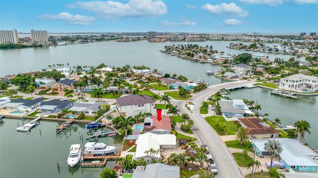 560 79TH STREET S, St Petersburg, FL 33707