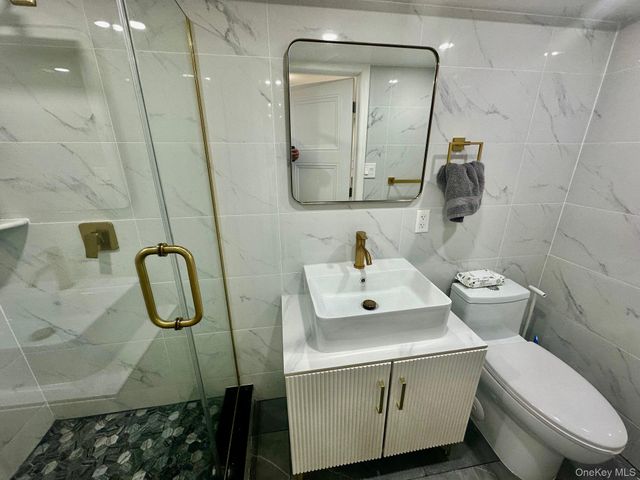 13762 70th Road, Flushing, NY 11367