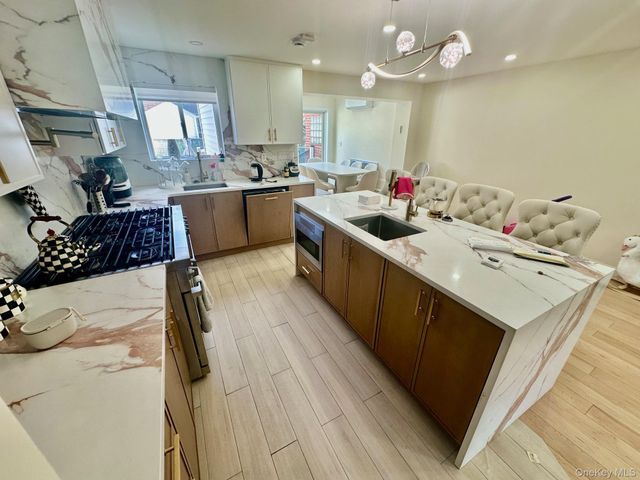 13762 70th Road, Flushing, NY 11367