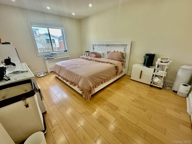 13762 70th Road, Flushing, NY 11367