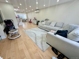 13762 70th Road, Flushing, NY 11367