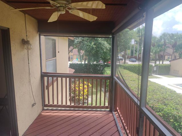 302 Lakeview Drive E 302, Royal Palm Beach, FL 33411