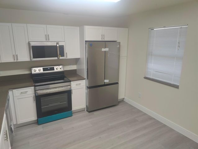 302 Lakeview Drive E 302, Royal Palm Beach, FL 33411
