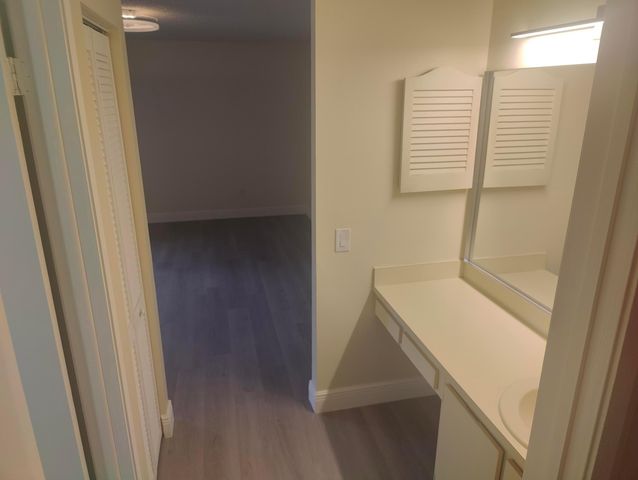302 Lakeview Drive E 302, Royal Palm Beach, FL 33411