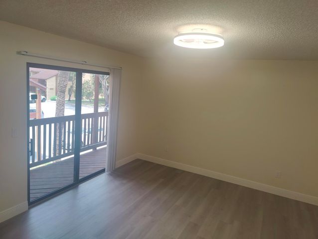 302 Lakeview Drive E 302, Royal Palm Beach, FL 33411