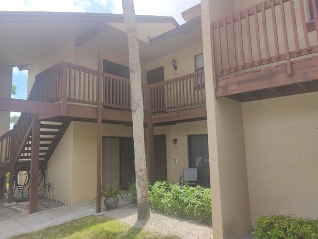 302 Lakeview Drive E 302, Royal Palm Beach, FL 33411