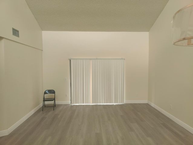 302 Lakeview Drive E 302, Royal Palm Beach, FL 33411