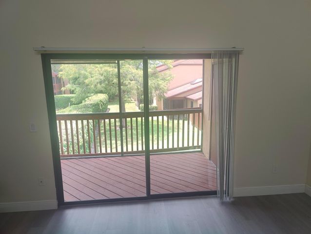 302 Lakeview Drive E 302, Royal Palm Beach, FL 33411