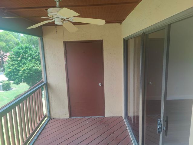 302 Lakeview Drive E 302, Royal Palm Beach, FL 33411