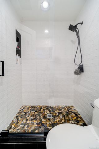 4 Ayr Court, Airmont, NY 10901