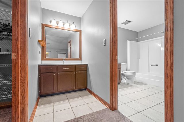 3100 Anton Circle 3100, Aurora, IL 60504