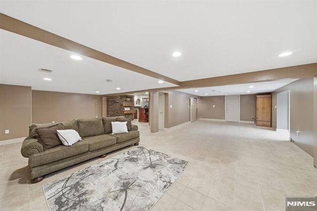 2 Old Orchard Road, Mendham Township, NJ 07960