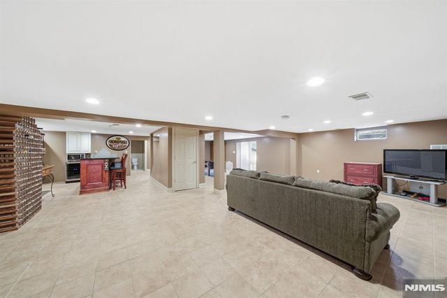 2 Old Orchard Road, Mendham Township, NJ 07960