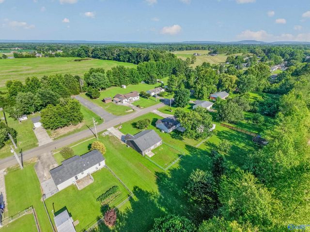 138 Quiet Lane, Hazel Green, AL 35750