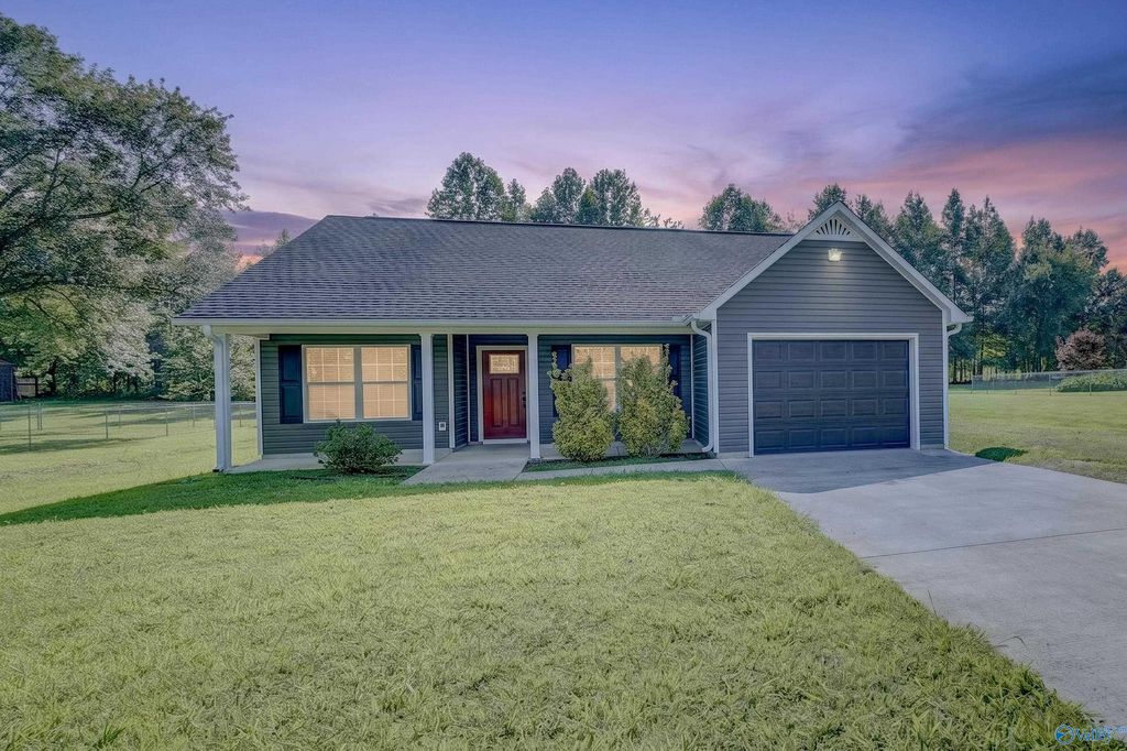 138 Quiet Lane, Hazel Green, AL 35750