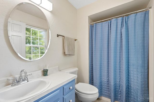 1428 E Social Row Road, Washington Twp, OH 45458