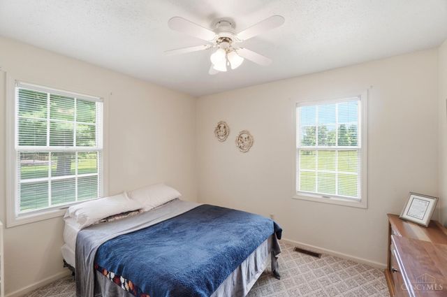 1428 E Social Row Road, Washington Twp, OH 45458